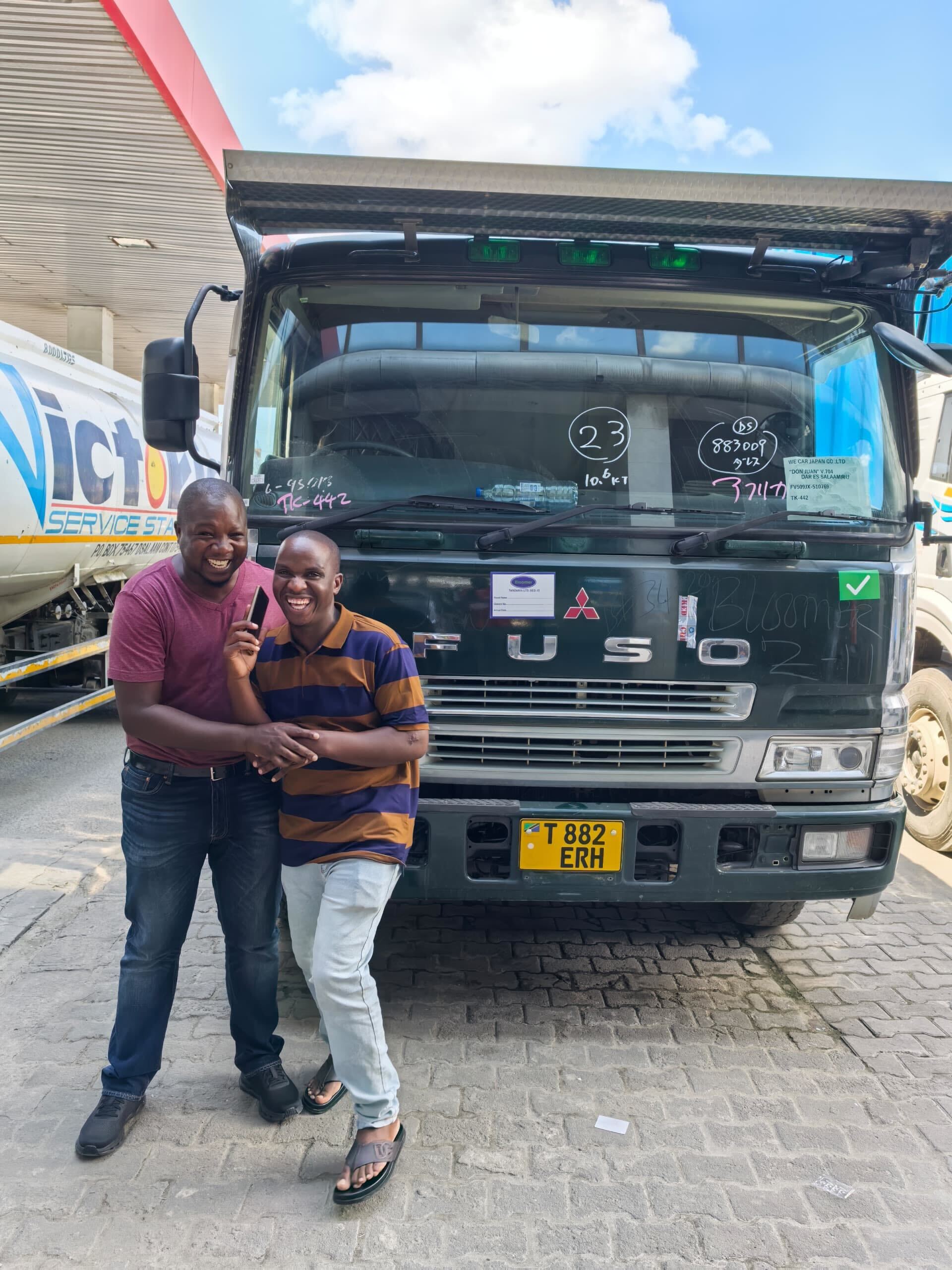 Customer from Tanzania, Mitsubishi Fuso Super Great Dump, 8DC11 Engine