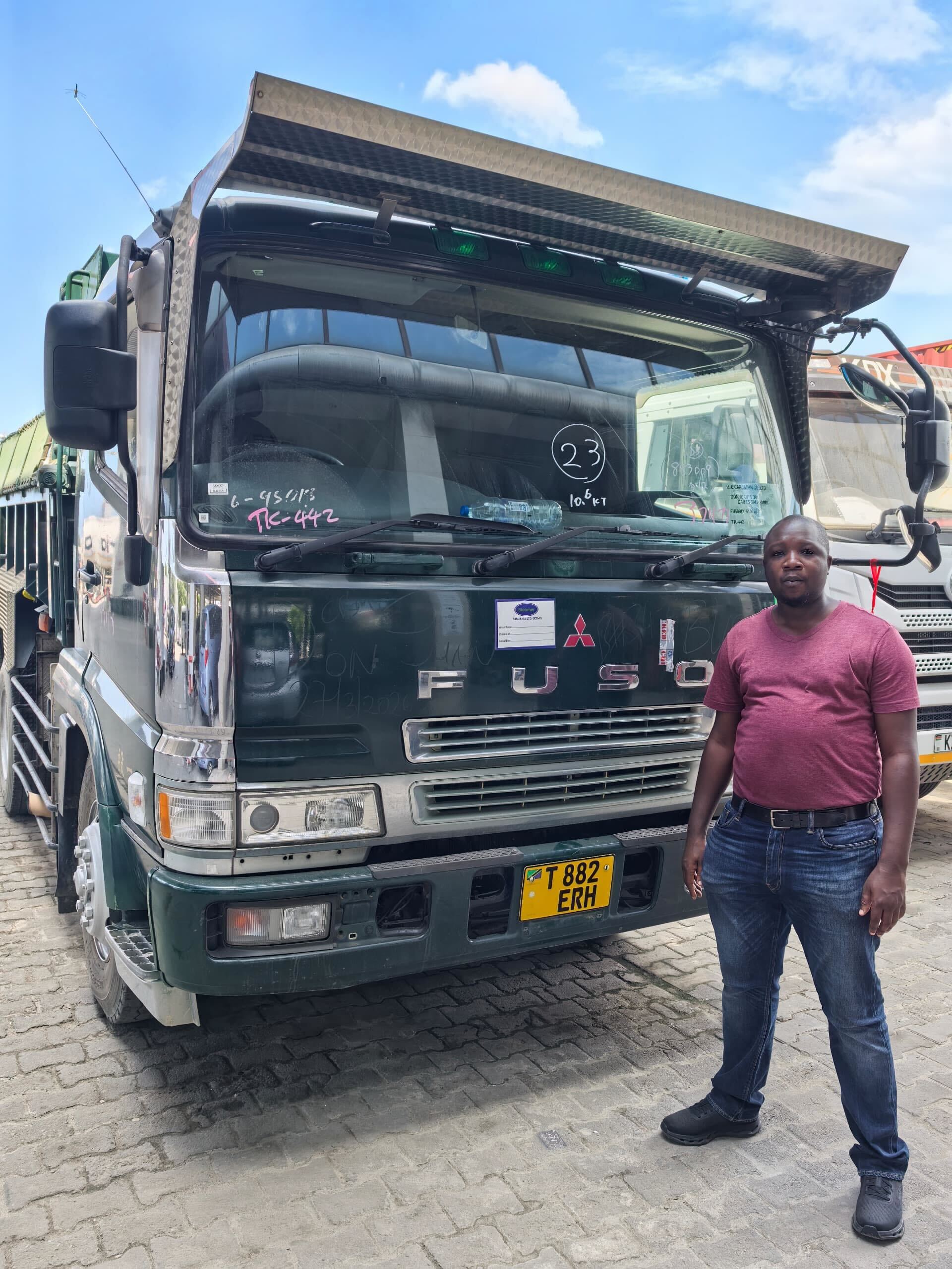 Customer from Tanzania, Mitsubishi Fuso Super Great Dump, 8DC11 Engine